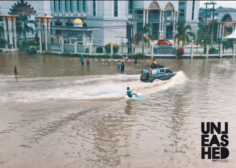 WAKEBOARDING-FLOODS